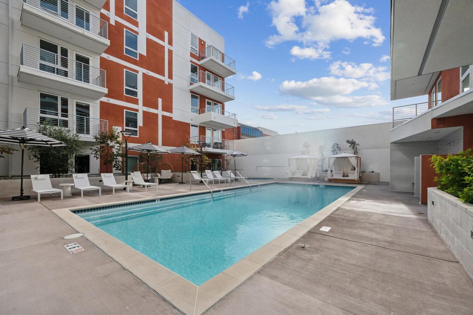 Blueground Brentwood Pool Gym Near Metro Lax-1285 Apartment